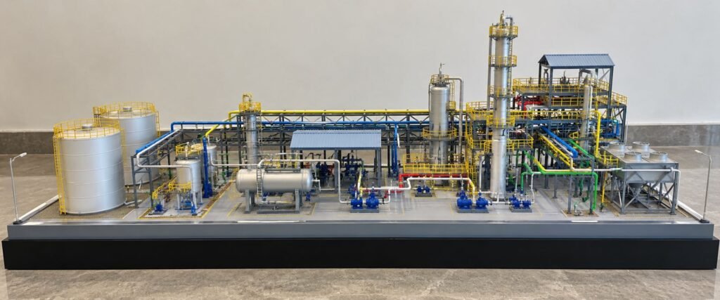 Engineering model for piping and mechanical systems with pumps, motors, tanks, pipe racks and industrial equipment